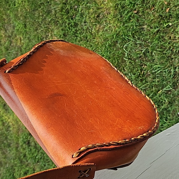 VINTAGE 1970s Handmade Leather Shoulder Bag - Picture 5 of 16